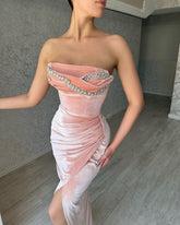 Wunderschönes Meerjungfrau-Ballkleid im sexy ärmellosen Kristall-Look mit Schlitz